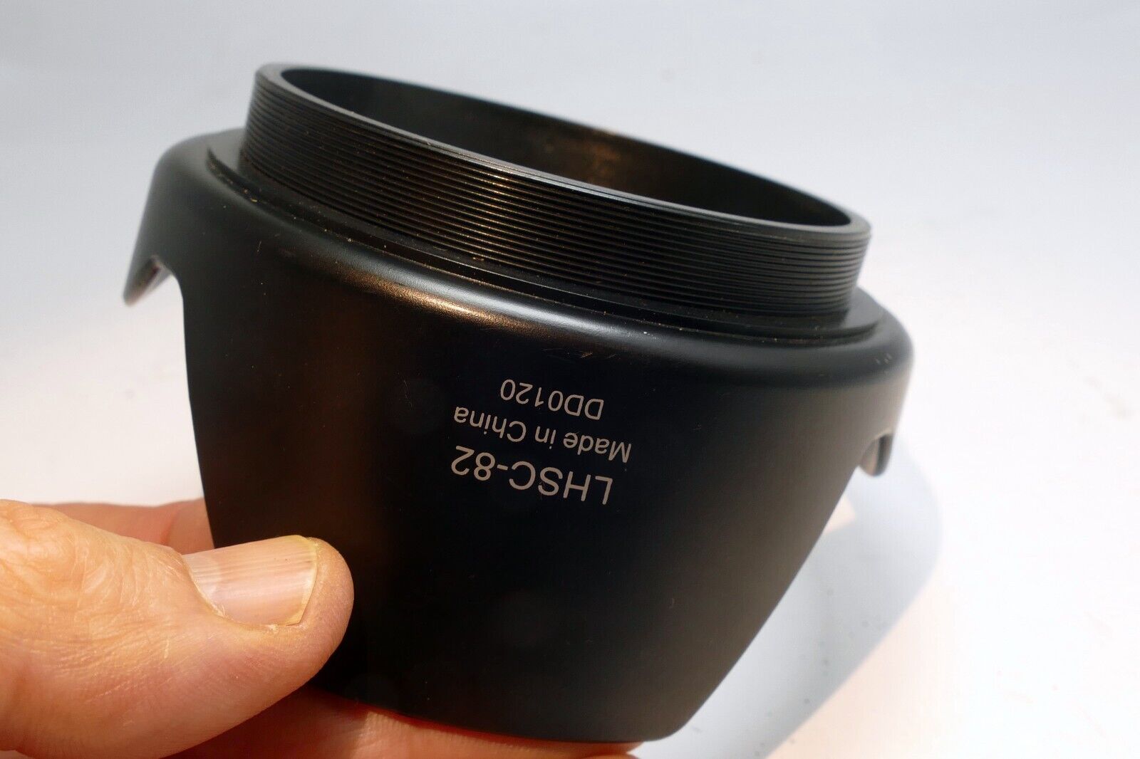 82mm Petal Lens hood shade  for  Sigma 50mm T1.5 FF ( missing locking ring)