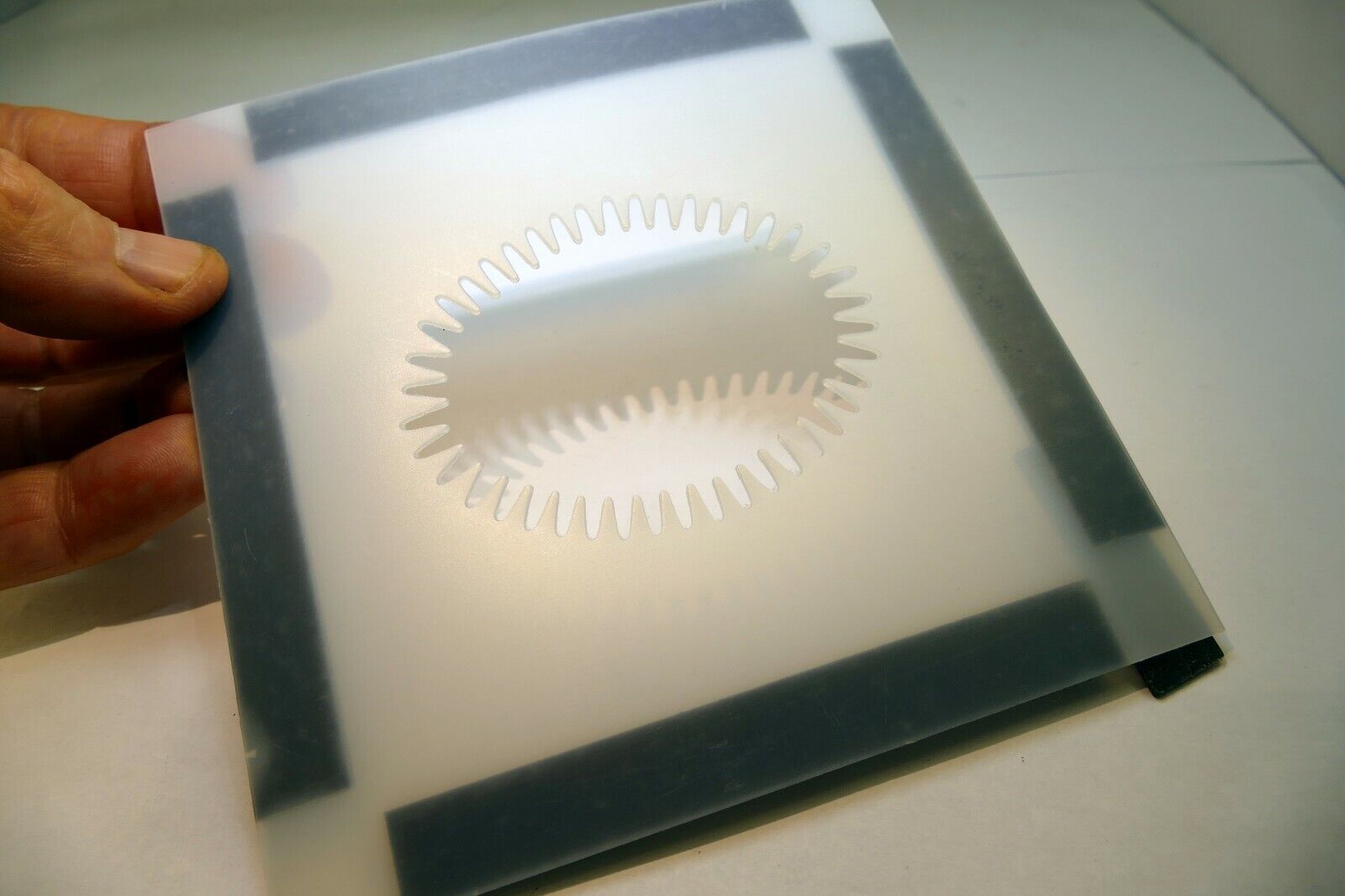 Lindahl Vignetter Mask 5X5" square bellows 2.5 Large Oval with magnetic frame