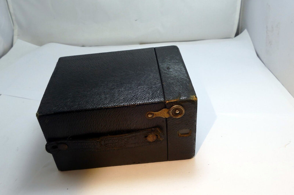EASTMAN KODAK CARTRIDGE HAWK-EYE NO. 2 MODEL C BOX CAMERA