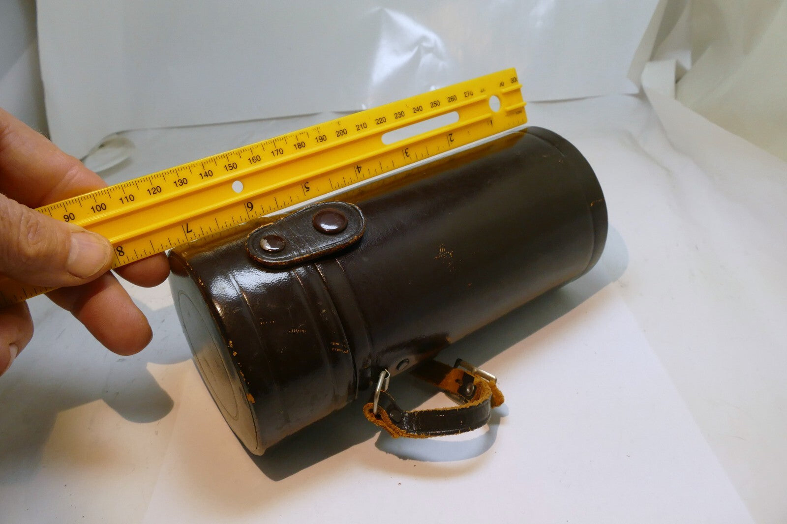 Hard Lens Case (for 200mm f4 lens) vintage leather brown 3.5X7"