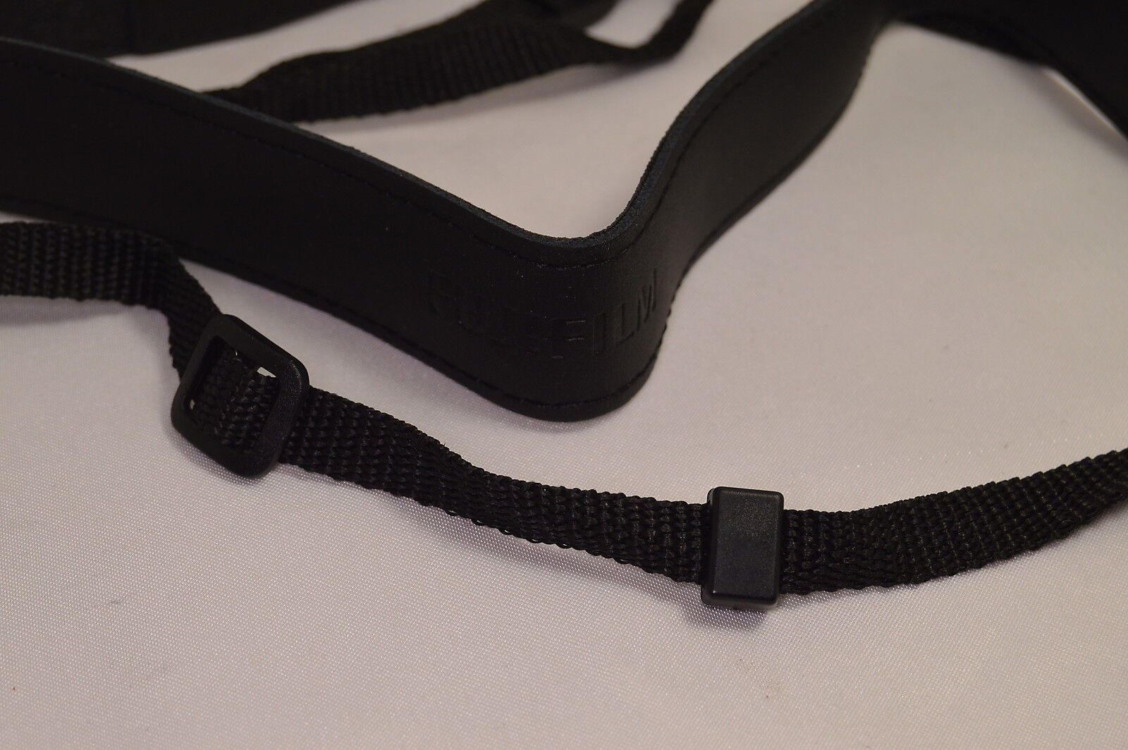 FUJIFILM Finepix Digital Camera Strap Genuine X20 E2 XQ1 X100 EOM Genuine - NEW