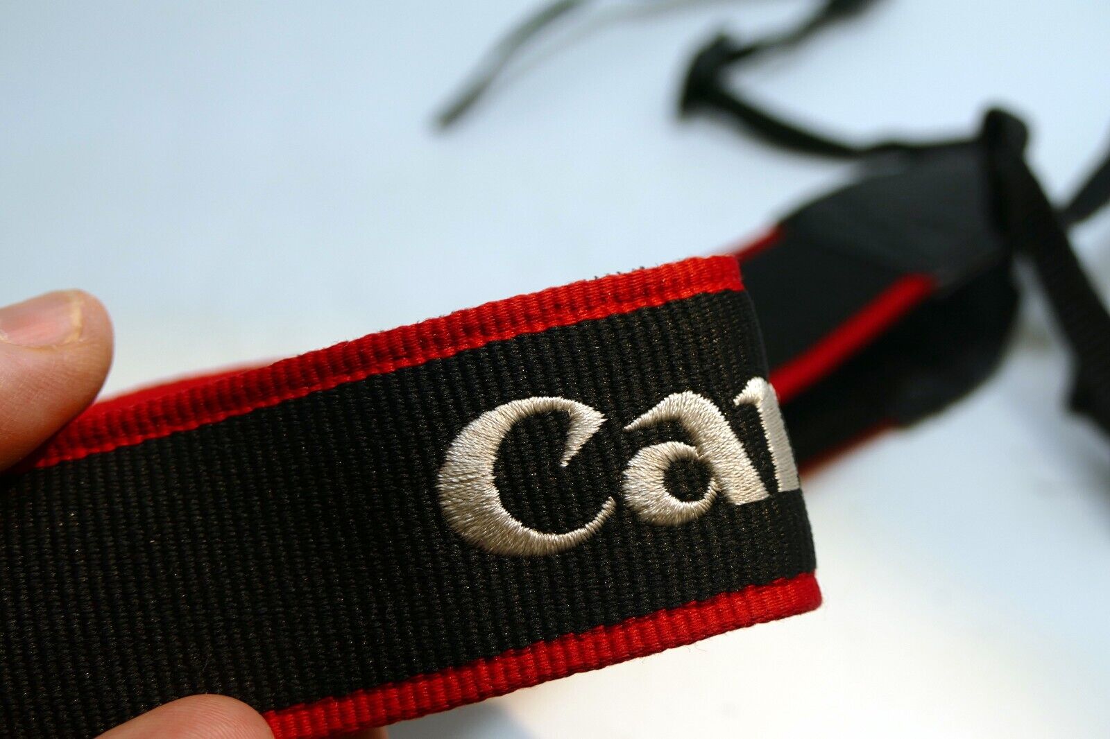 Canon EOS 50D Digital Camera Neck Shoulder Strap Black-Red - Original OEM