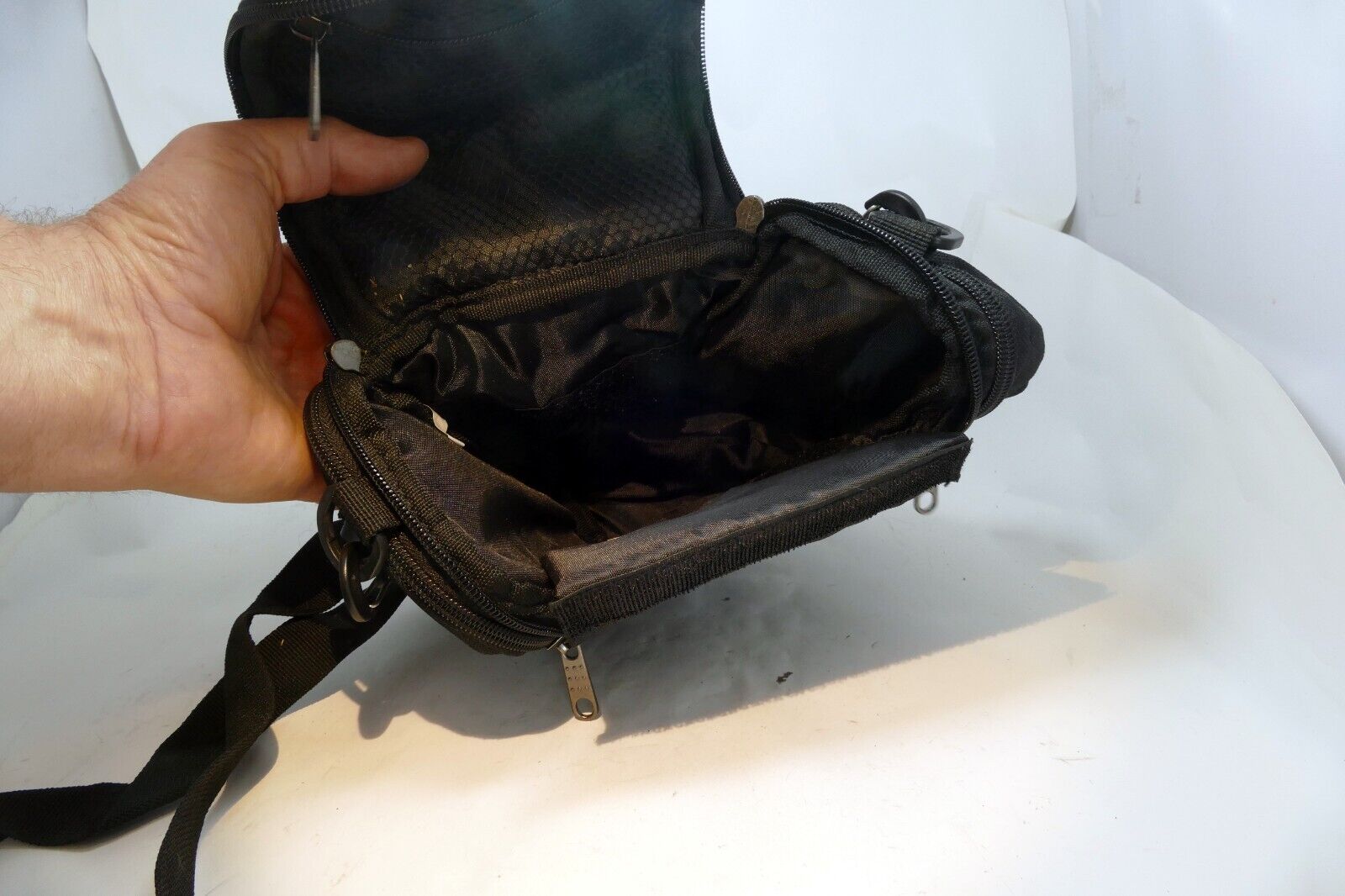 LeZura Camera Messenger Case Black /  Blue with shoulder strap