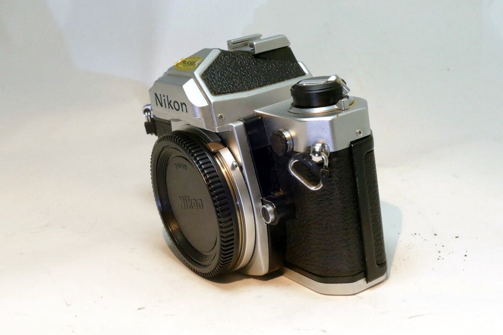 Nikon FM 35mm SLR Film Camera w/ issues with light meter - Free Shipping USA
