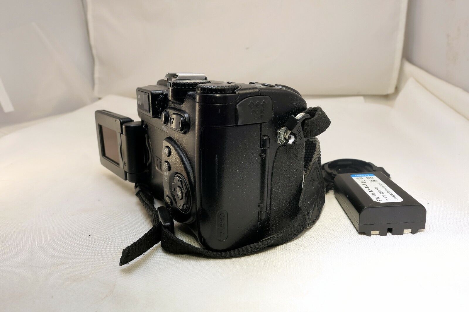 Nikon COOLPIX 5400 5MP Digital Camera AS IS no power