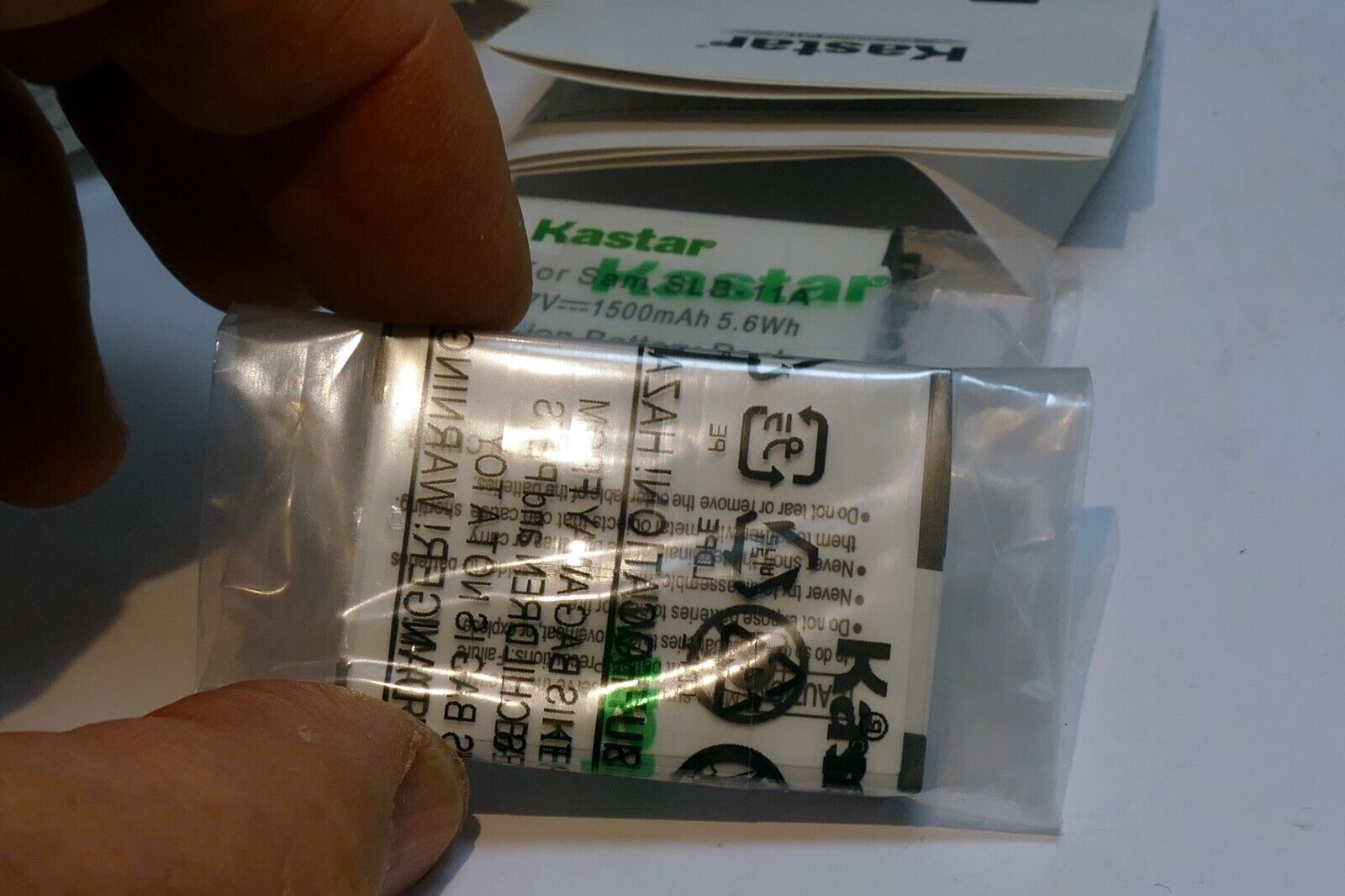 Kastar Replacement Battery Pack for Samsung SLB-11A & Samsung TL240 TL320 TL350