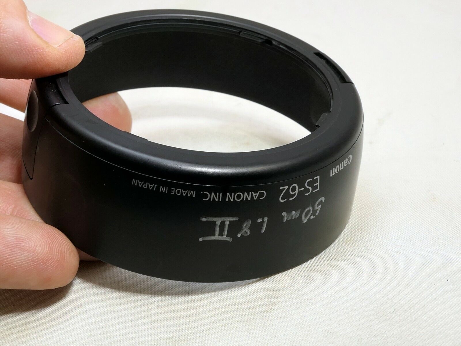 ES-62 52mm Plastic Lens hood for Canon 50mm f1.8 EF II Lenses clip on type