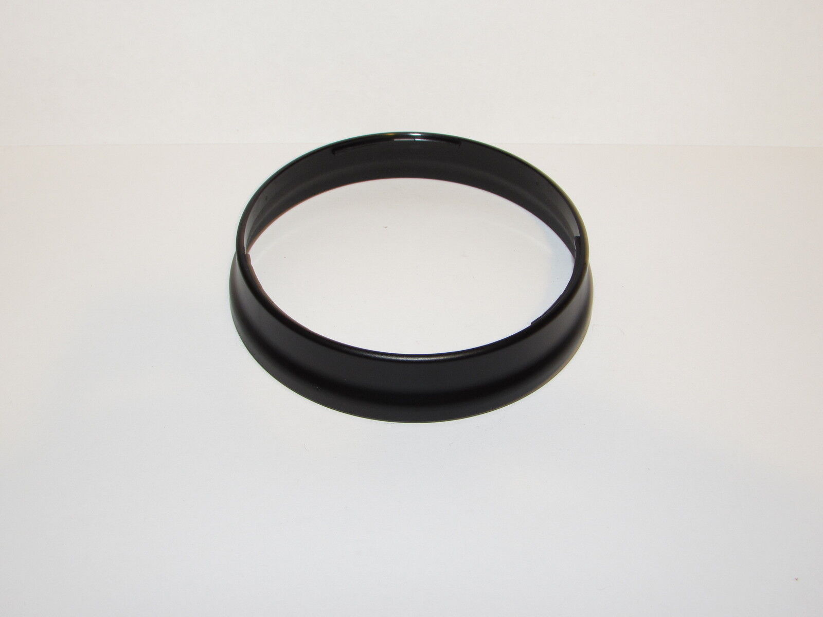 Used 67-72mm Lens Hood twist on type, not sure what lens or brand