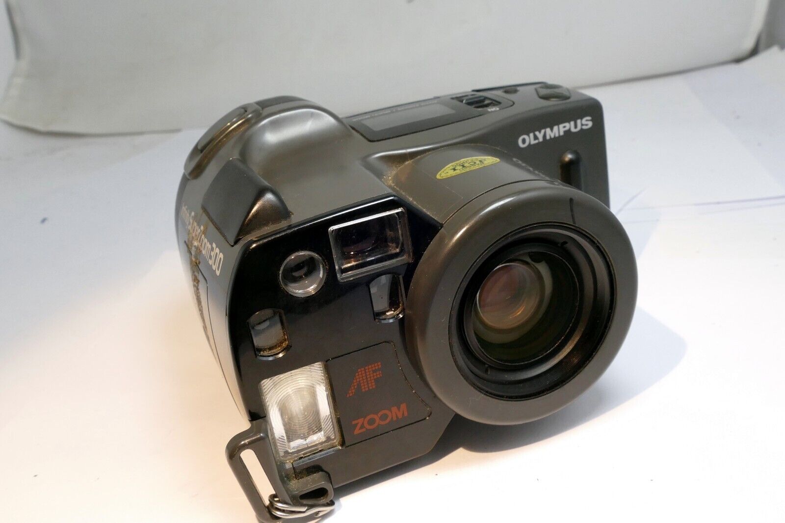 OLYMPUS INFINITY SUPER ZOOM 300, 38-105 MM CAMERA Untested - AS IS
