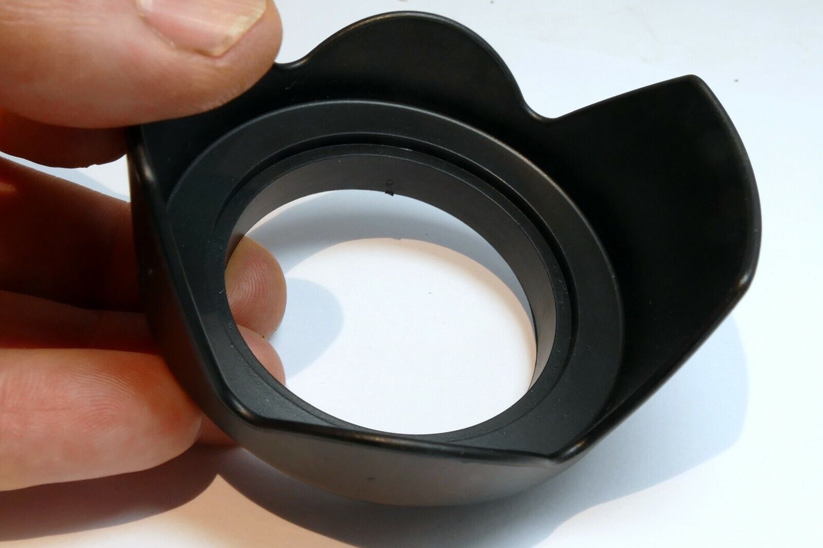 55mm Lens Hood Shade threaded plastic petal shaped  for 50mm f1.8 f1.4