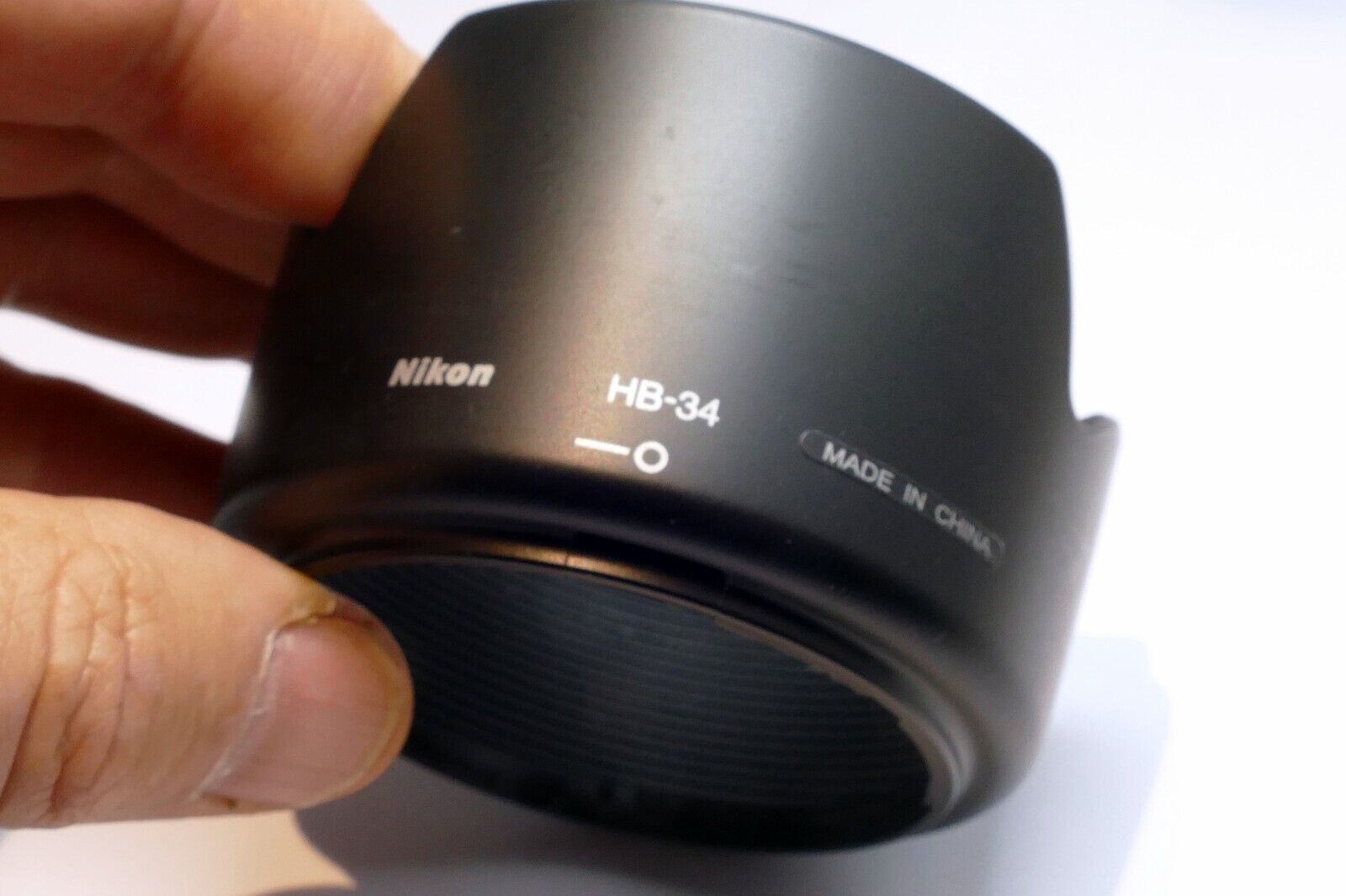 Nikon HB-34 Lens Hood Shade for AF-S DX 55-200mm F4-5.6G ED  - - -  Genuine OEM