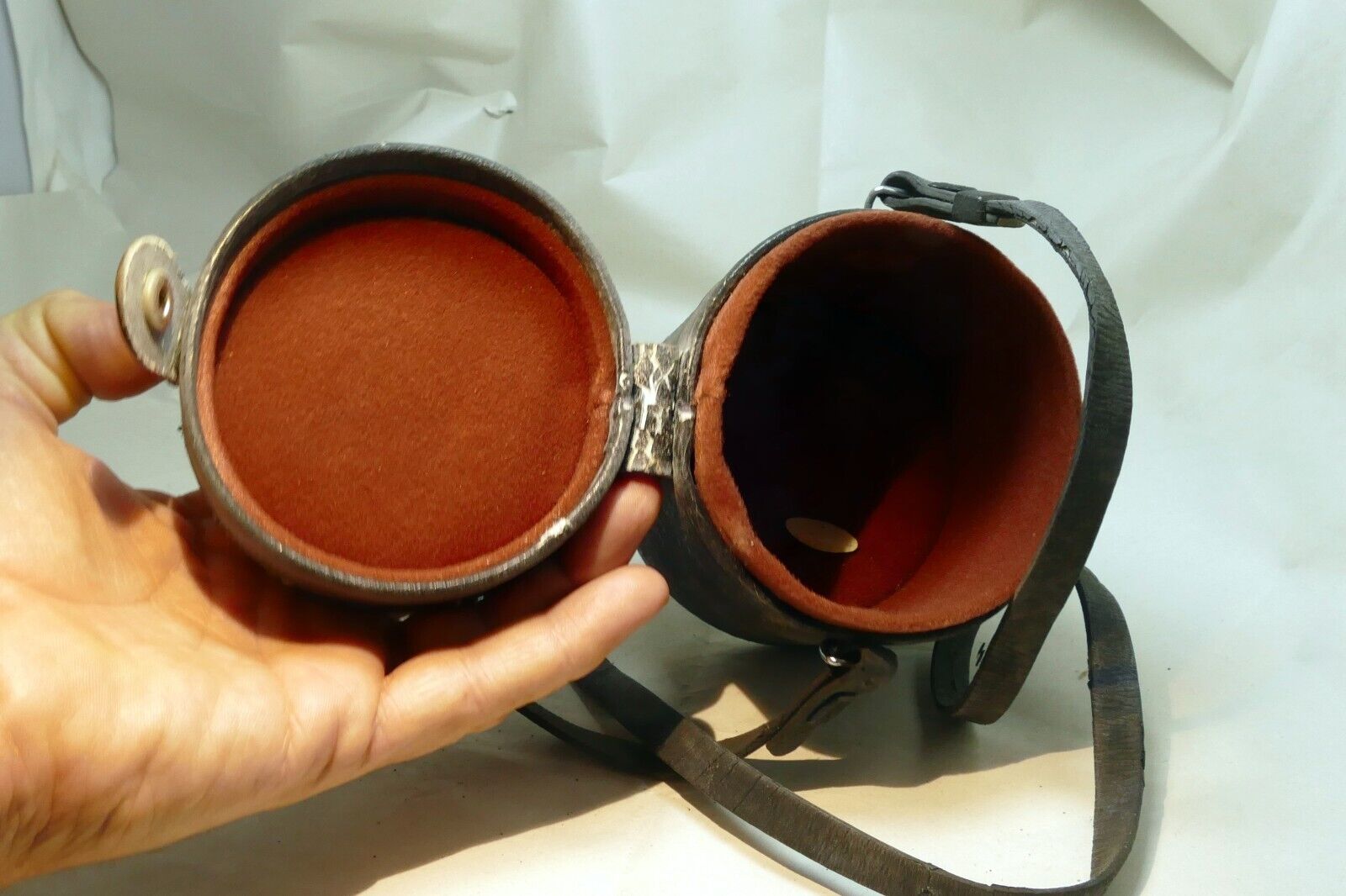 Nikon Hard Case for Nikkor 50mm f1.4 Ai-s CL-34 lens