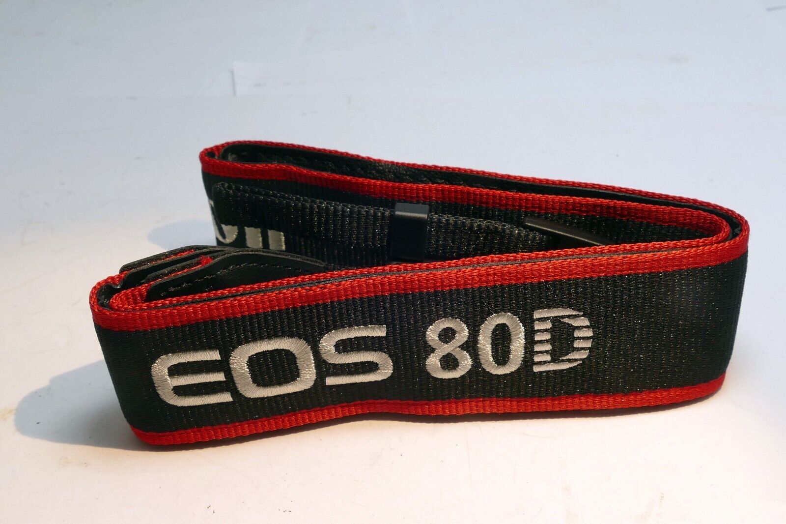 Canon EOS 80D SLR Digital Camera Neck Shoulder Strap -   MINT   -  Genuine OEM