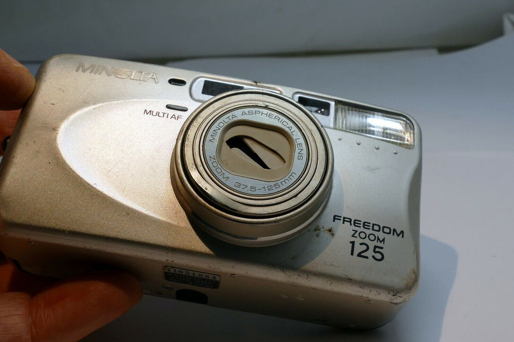 Minolta Freedom Zoom 125 QD 35mm Point & Shoot Film Camera AS found AS IS parts