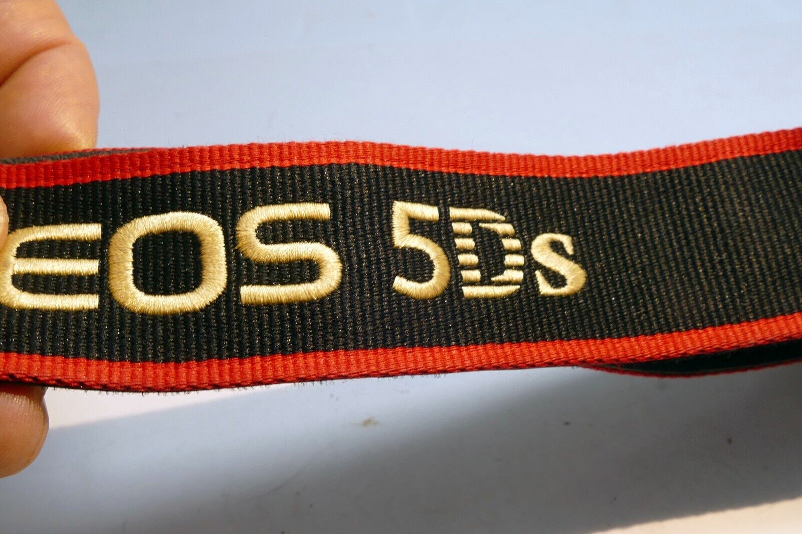 Canon EOS 5DS SLR Digital Camera Neck Shoulder Strap - Genuine OEM