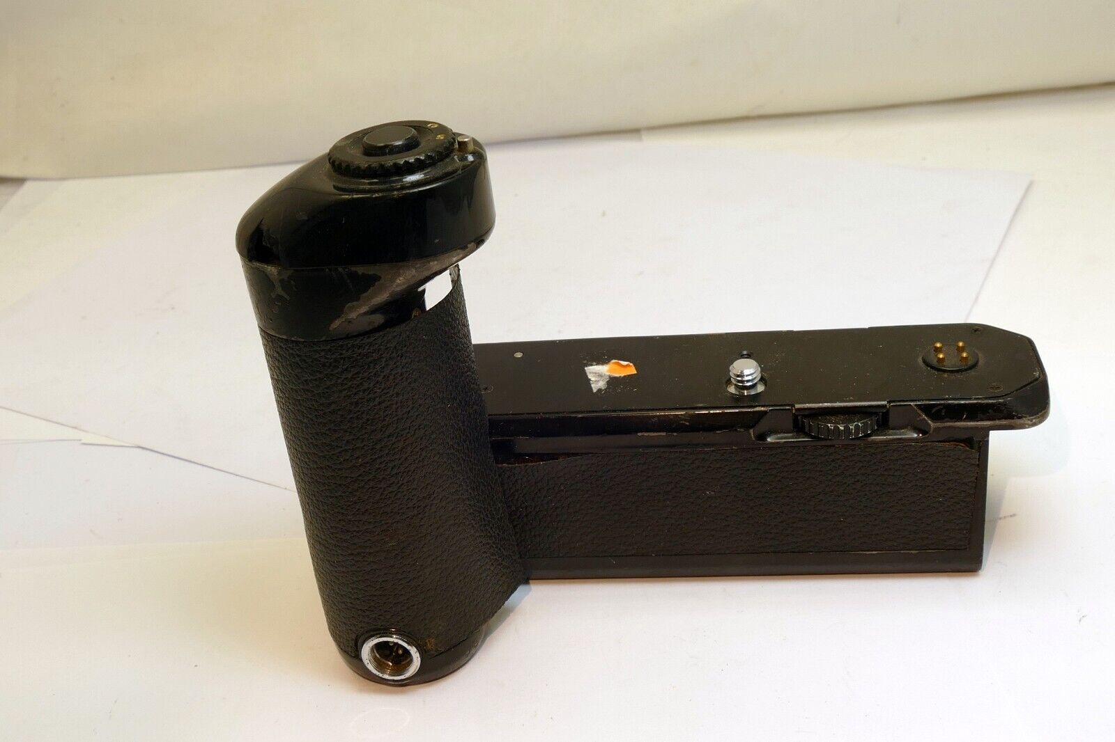 Nikon MD-12 Motor Drive  Battery Pack - with corrosion - Parts Repair AS IS