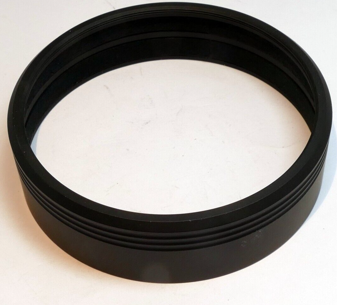 Shade Lens Hood adapter with 82mm threads in the front