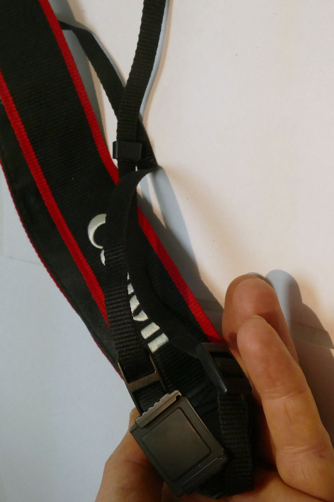 Canon EOS 7D MARK II Camera Neck Shoulder Strap Canvas Black/Red - Genuine OEM