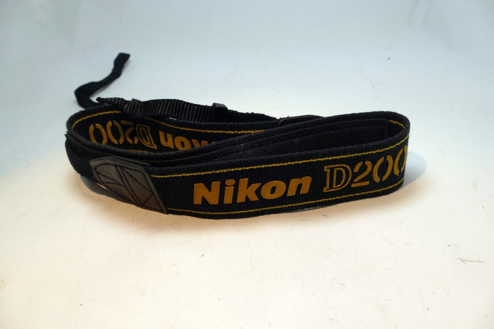 Nikon D200 AN-DC200 Shoulder neck Strap for D200 camera - Genuine OEM