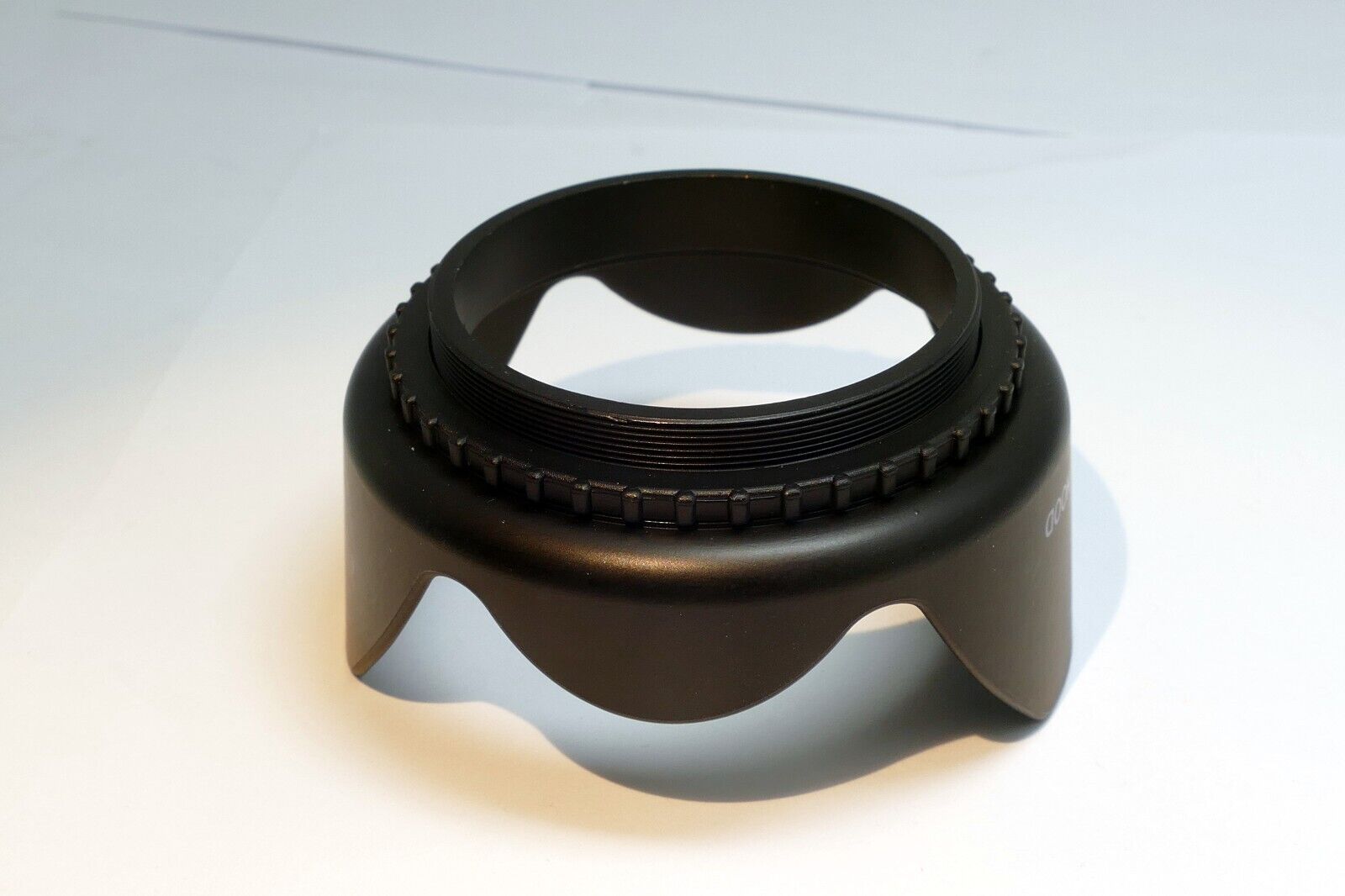 58mm Petal Lens hood shade threaded screw in for 18-55mm IS