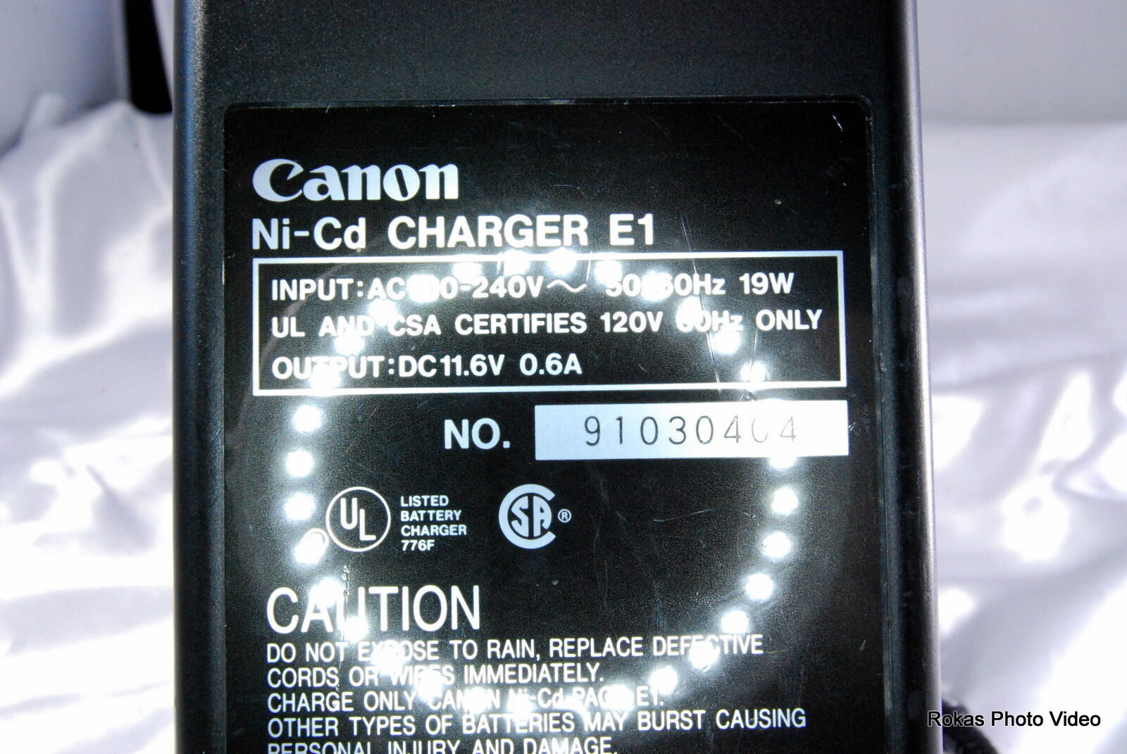 Canon Ni-Cd battery Charger E1   original  Genuine  OEM