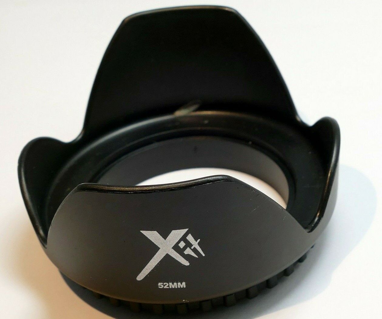 XIT 52mm Plastic Petal Lens Hood Shade screw in type