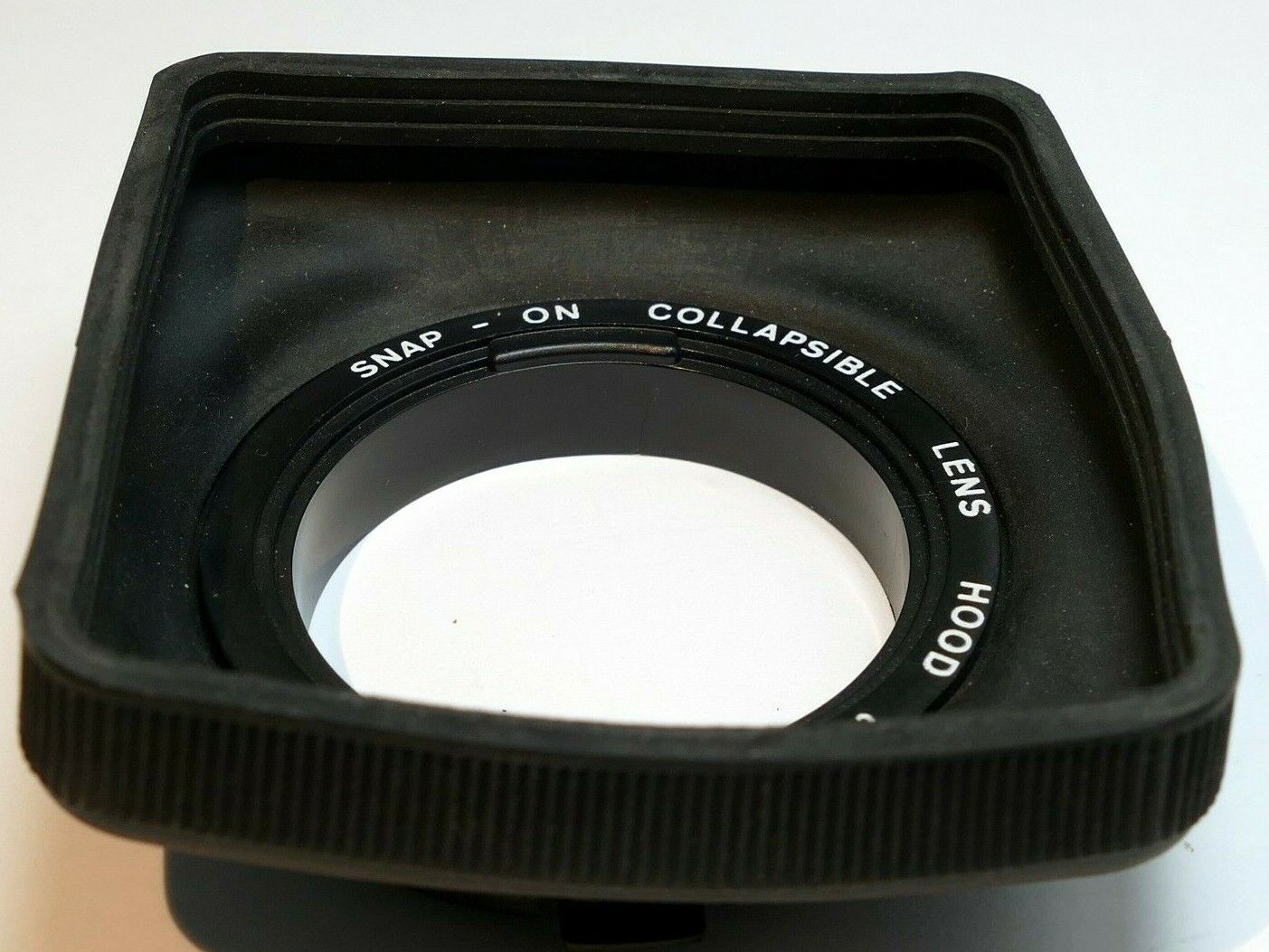 Snap on  55mm rubber Lens Hood Shade
