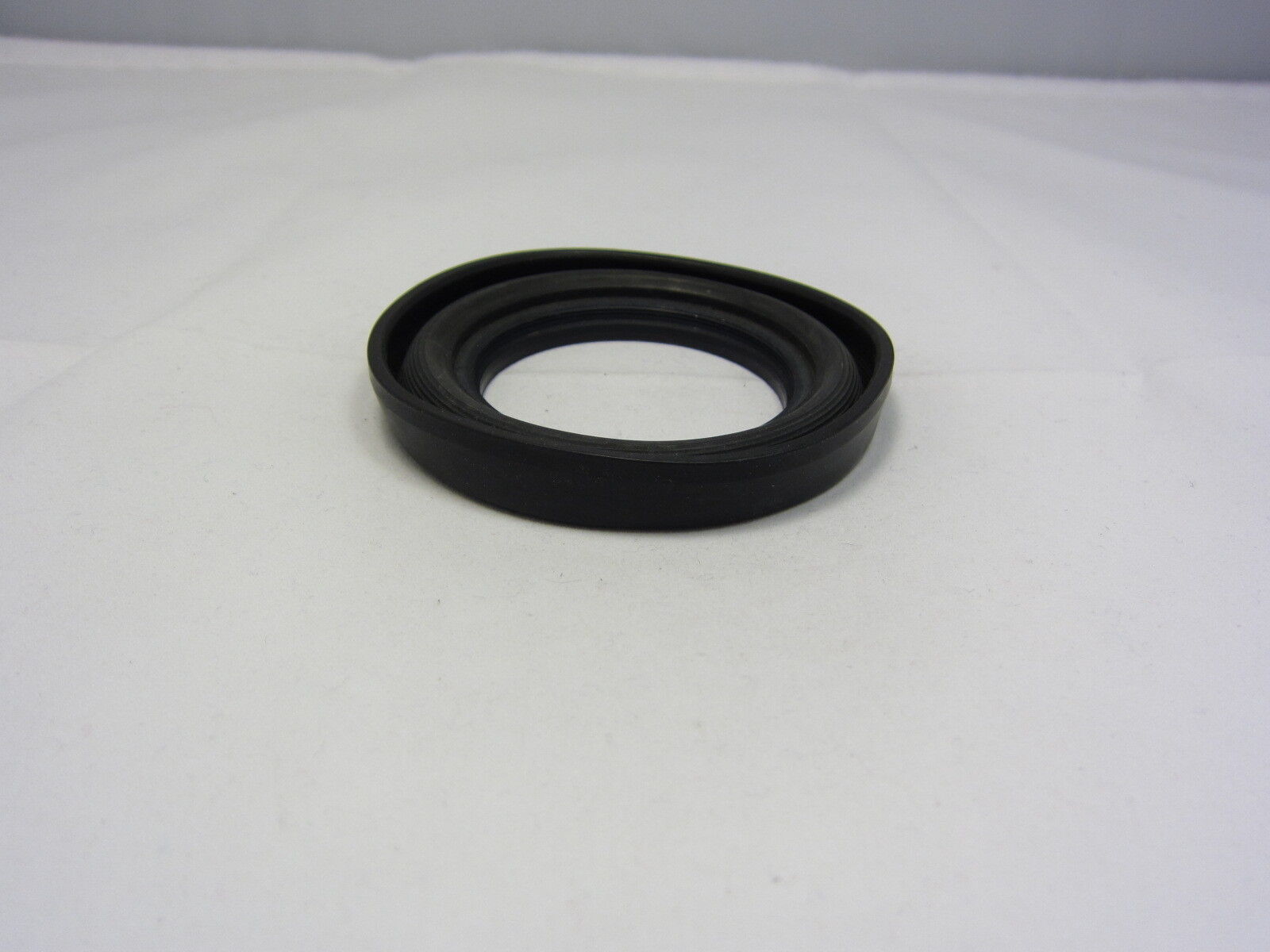 Used Unknown Brand 52mm Collapsible Rubber screw in Lens Hood N102015