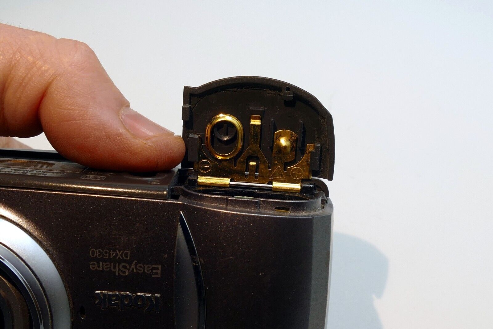 Kodak Easy Share DX4530 Camera - Untested AS IS - Parts or Repair