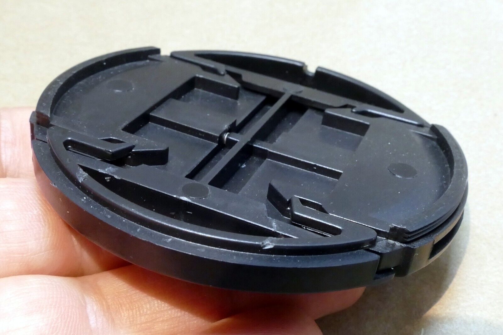 77mm snap on type Lens cap for AF 12-24mm XR EDO F4 DX  Tokina