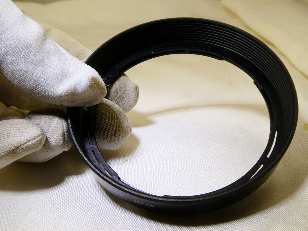 Tamron 85FH  Lens Hood twist on type Genuine OEM