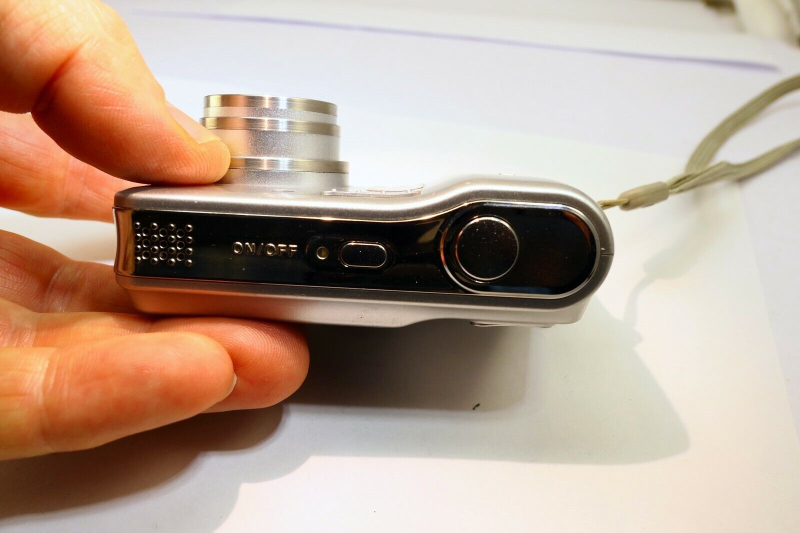 Nikon COOLPIX L3 5MP Digital Camera Silver - AS IS parts or repair does not work