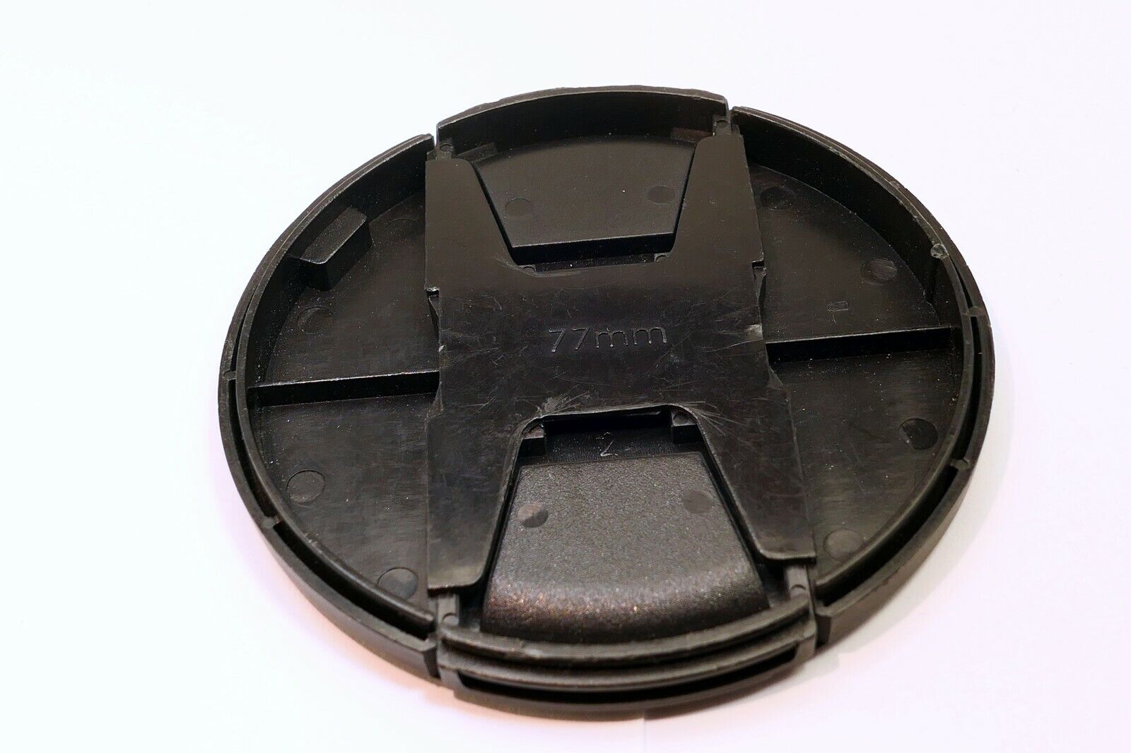 77mm Front Lens Cap             - CENTER PINCH       -