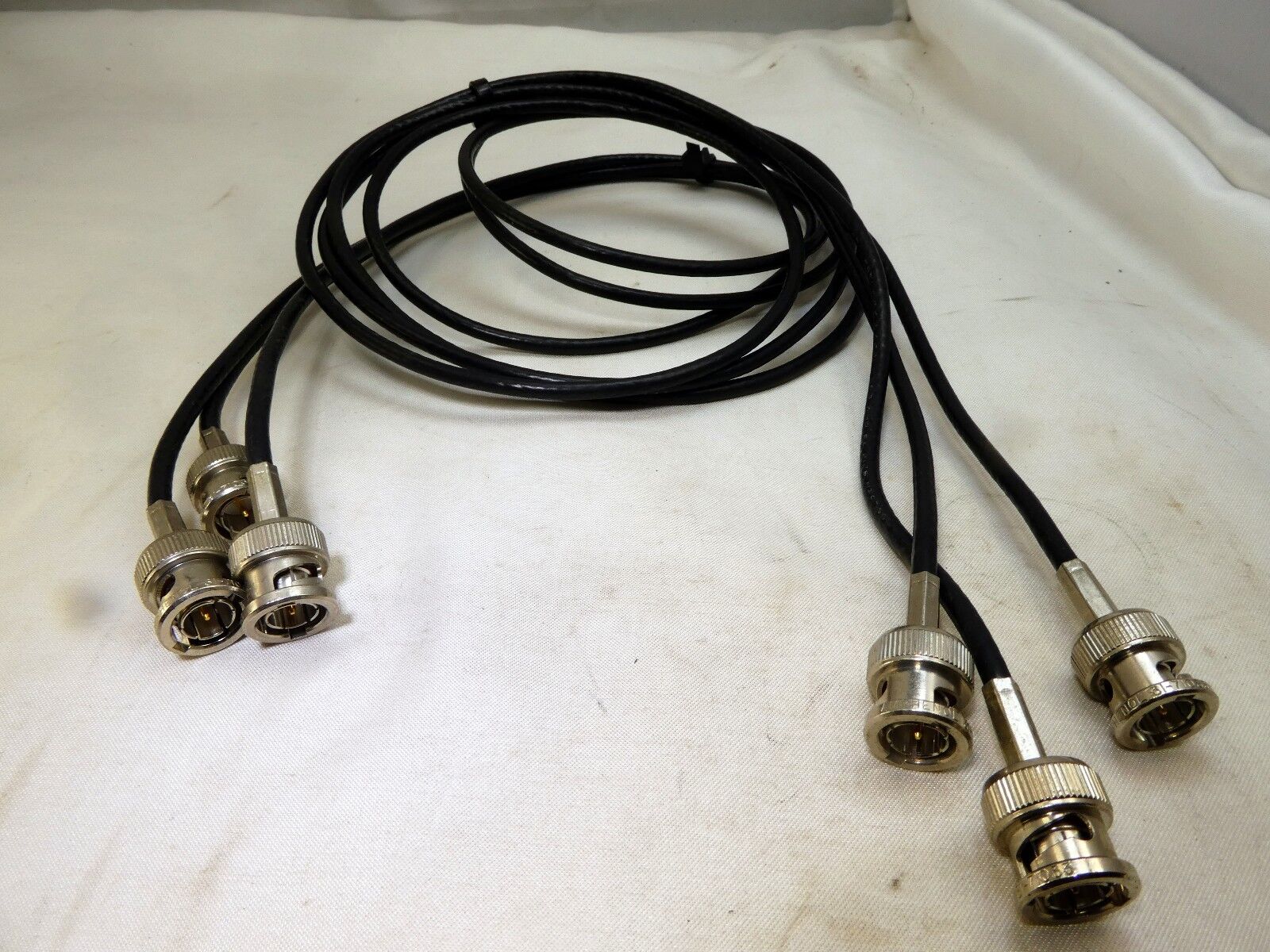 Amphenol 31-71033 BNC MALE to MALE plug jumper pigtail video cable Coaxial 3-5 '