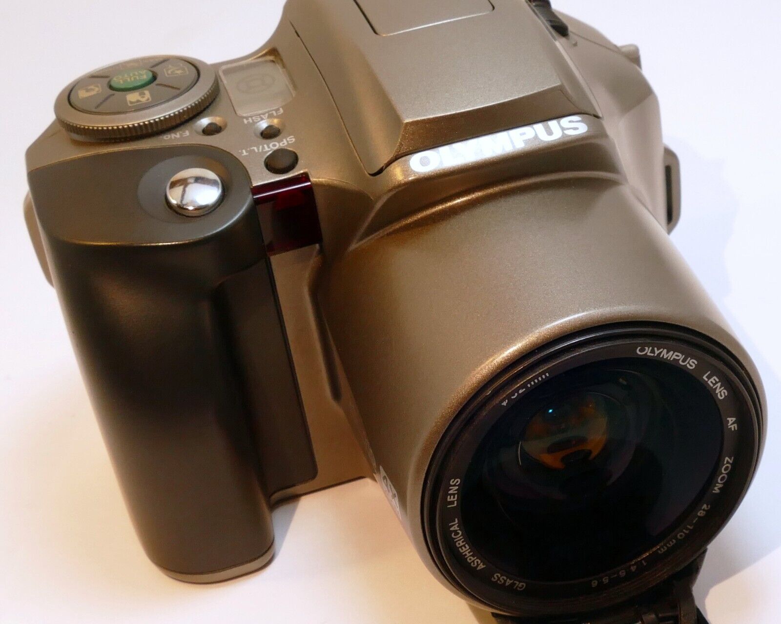 Olympus IS-30 DLX 28-110mm Zoom Lens High-Power Twin Flash Camera
