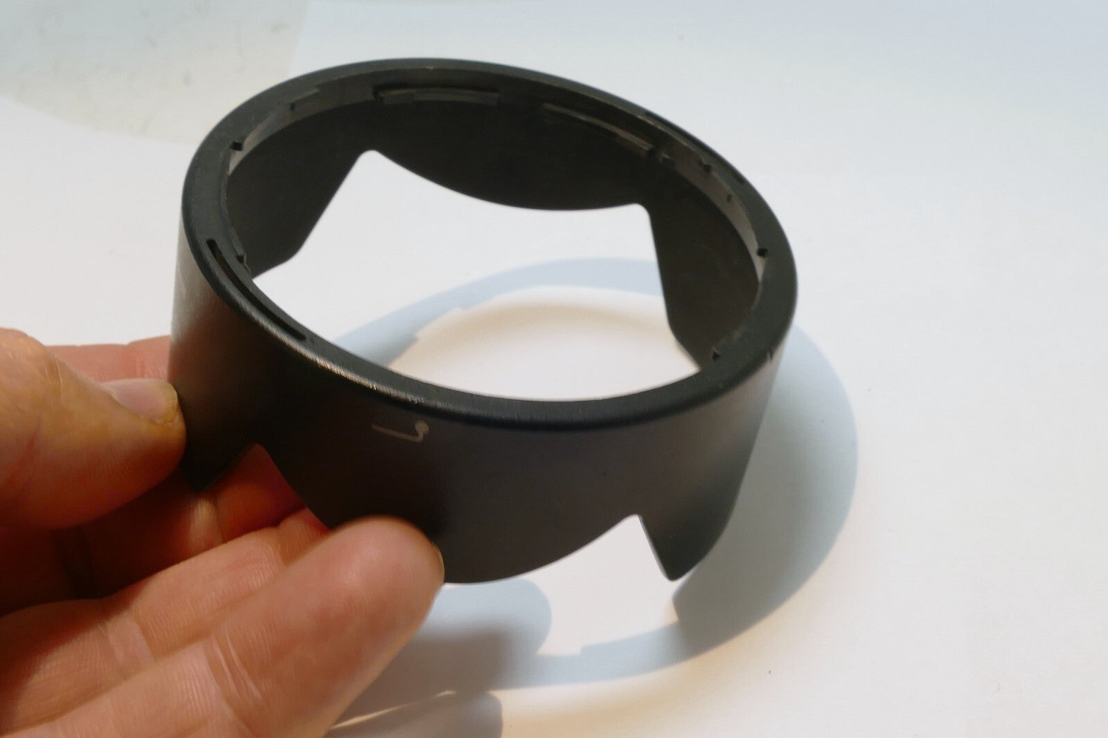 Nikon HB-32 Bayonet Lens Hood AF-S NIKKOR 18-135mm 18-140mm  ED - OEM Genuine
