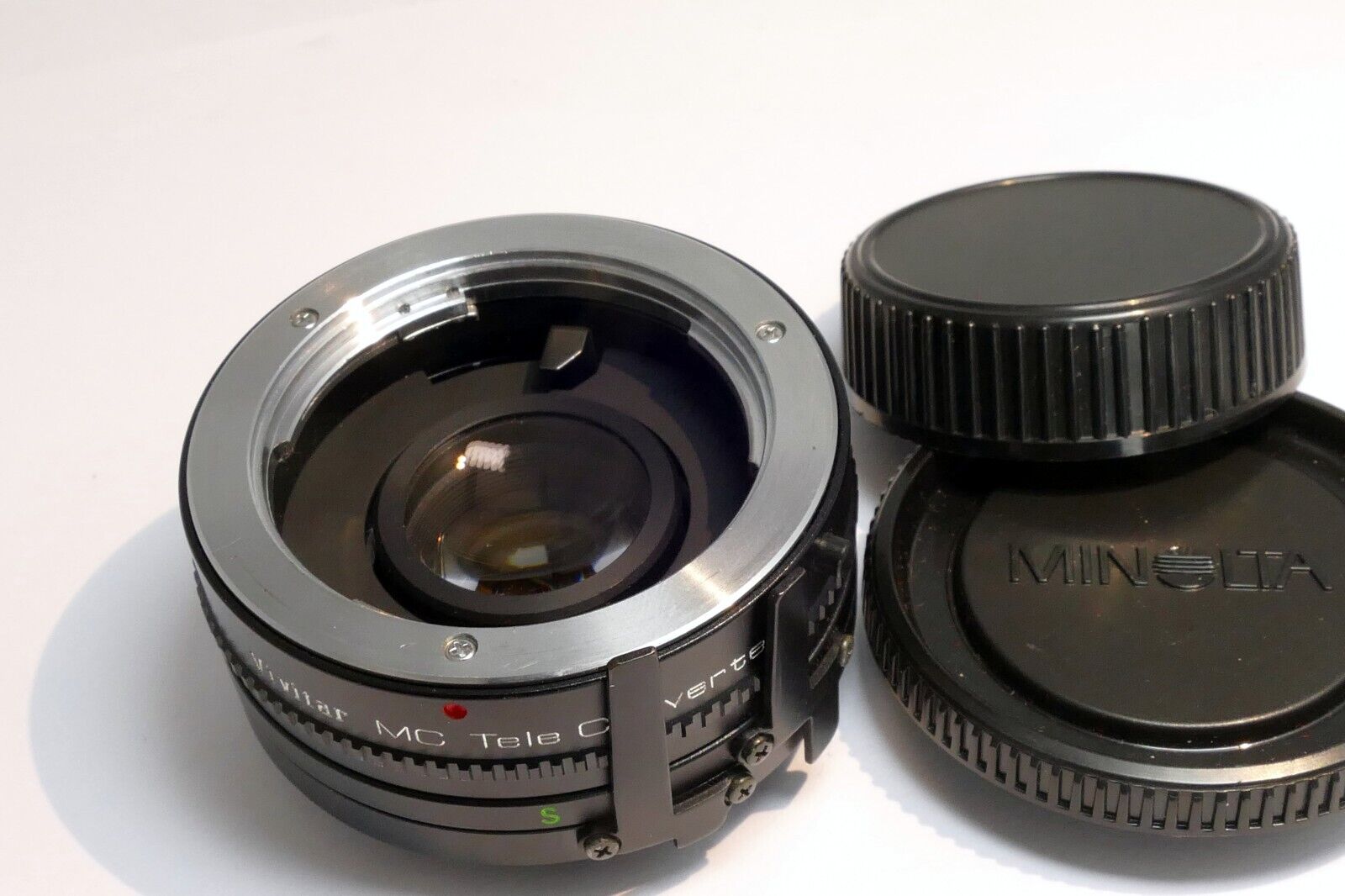 Vivitar 2X Lens For manual focus For Minolta MD MC mount teleconverter (w/ haze)