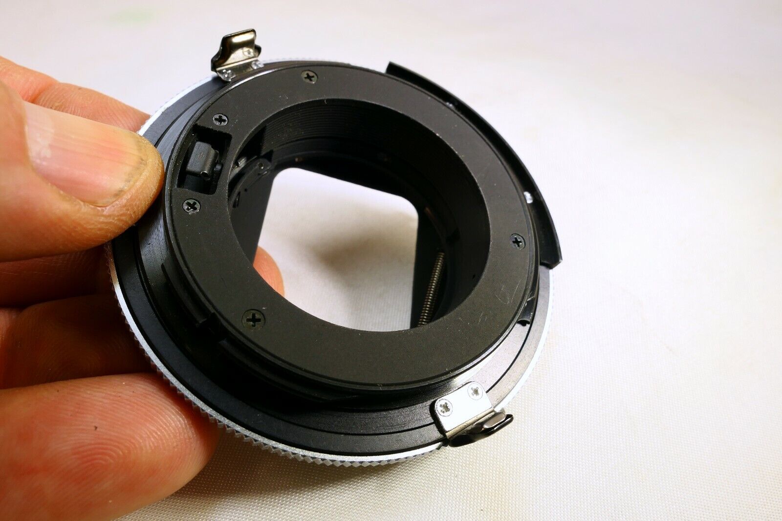 Tamron Adaptall 2 Lens Adapter Ring for Minolta MD Mount f1.4-5.6  Genuine OEM