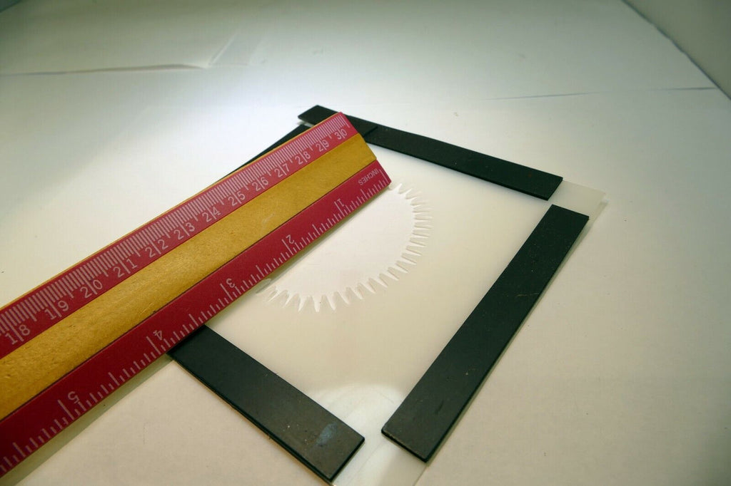 Lindahl Vignetter Mask 5X5" square bellows 2.5 Large Oval with magnetic frame