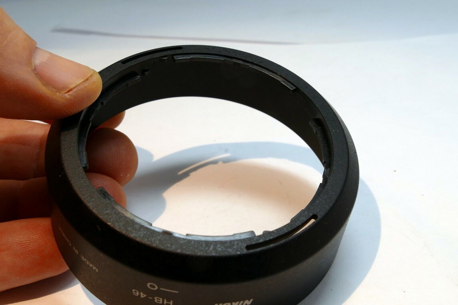 Nikon HB-46 Lens hood Shade for 35mm f1.8 G DX Nikkor  Genuine OEM AF-S