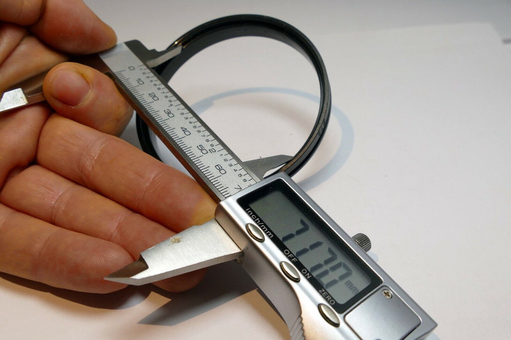 72mm Ring for lens maybe for Lindahl bellows 72mm male to female threads plastic