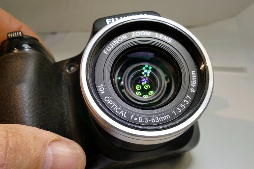 Fujifilm FinePix S Series S5700 7.1MP Digital Camera Black - AS IS parts repair