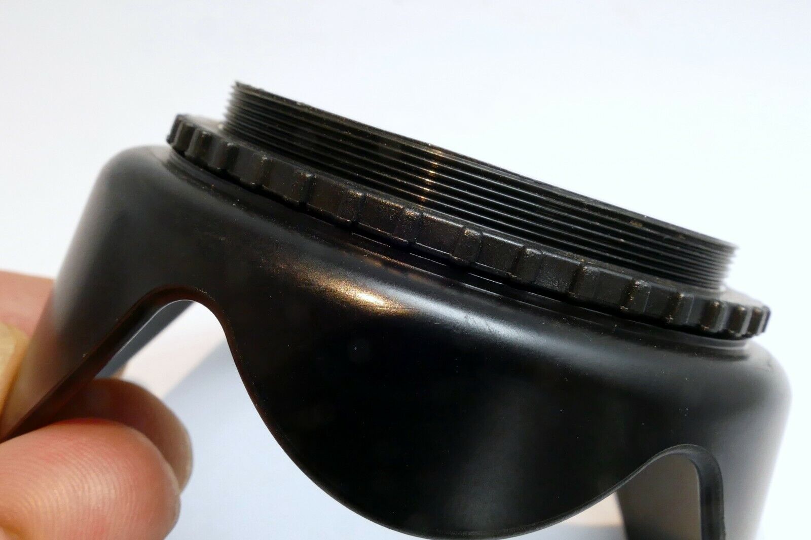 58mm Lens Hood Shade threaded plastic petal shaped  for 50mm 18-55mm