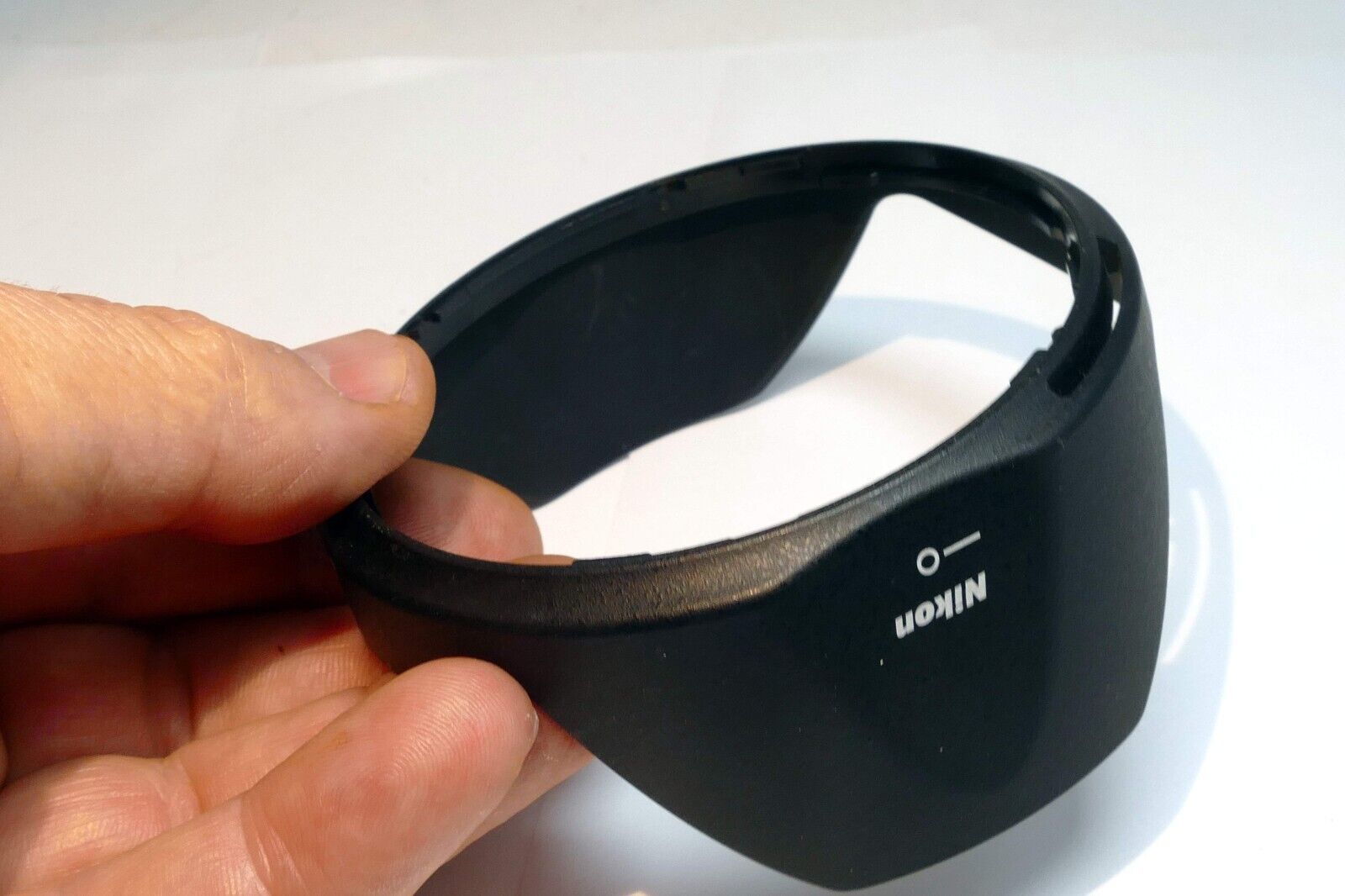 Nikon HB-81 Hood Shade AF-P DX 10-20mm f/4.5-5.6G VR Lens  -  Genuine  OEM