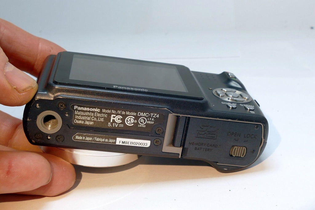 Panasonic LUMIX DMC-TZ4 8MP Digital Camera Leica 28mm Lens AS IS Parts UNTESTED