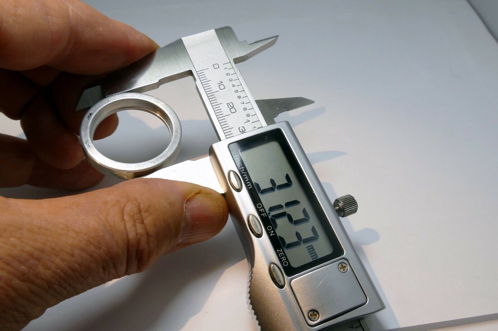 24mm ID  ring for lens smooth without any threads 32mm OD