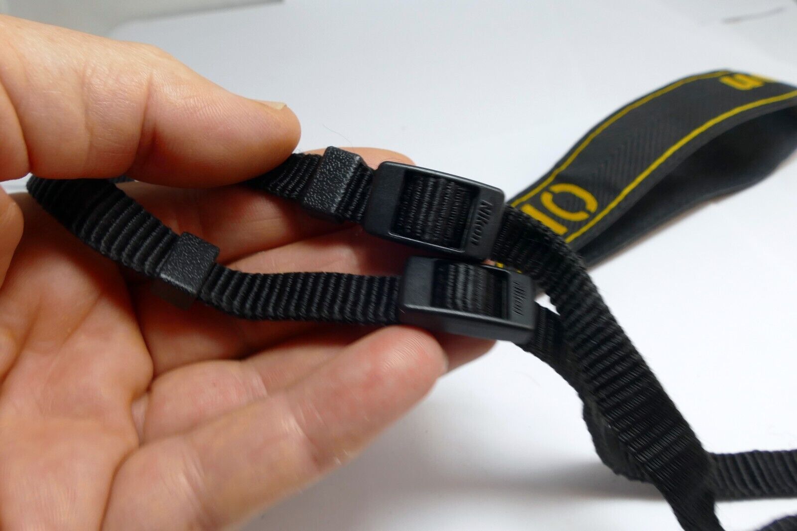 Nikon D-810 AN-DC12 Shoulder neck Strap for D810 Digital cameras