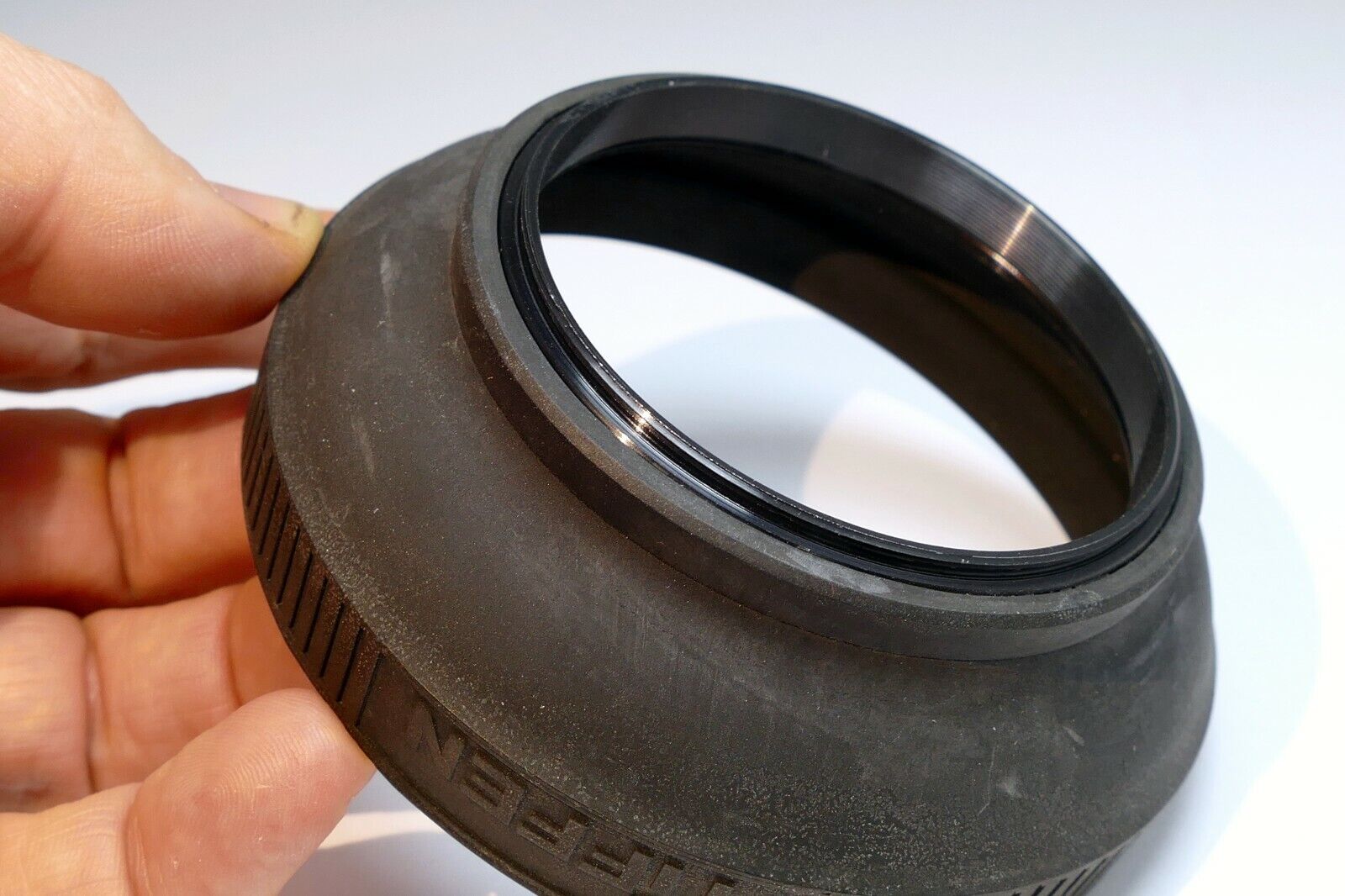 67mm rubber Lens Hood Shade screw in for 70-210mm