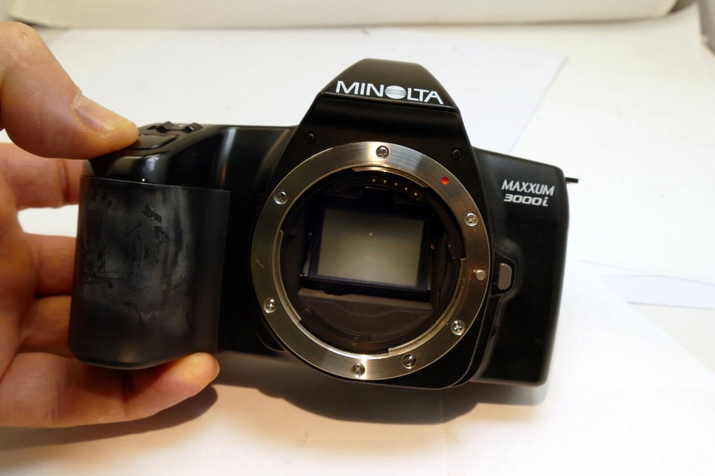 Minolta 3000i 35mm SLR Camera Black (Body Only) - AS IS AS Found Parts or Repair