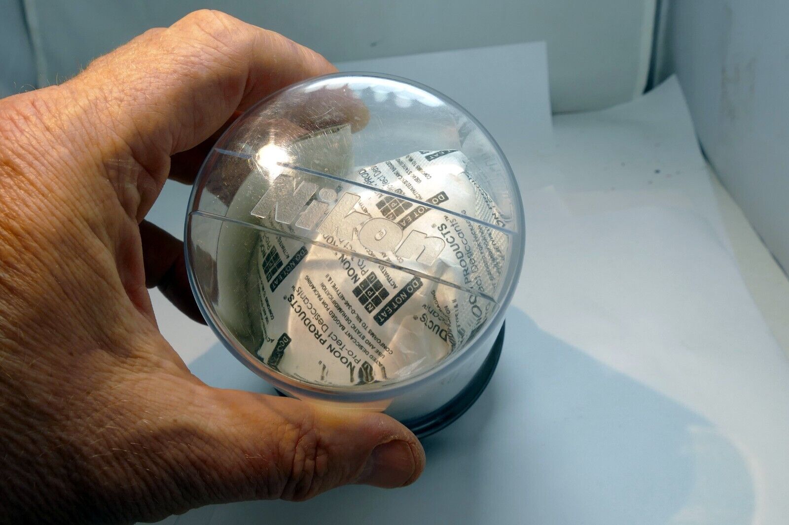 Clear Plastic Protective Case Nikon 85mm f2 Ai-s Nikkor - genuine OEM